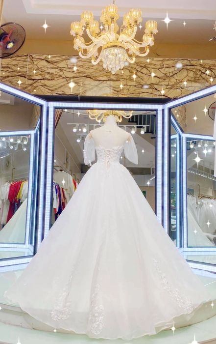 BST váy cưới đẳng cấp tại HuyenMake BridalLuxury - Tỏa sáng như ngôi sao trong ngày trọng đại