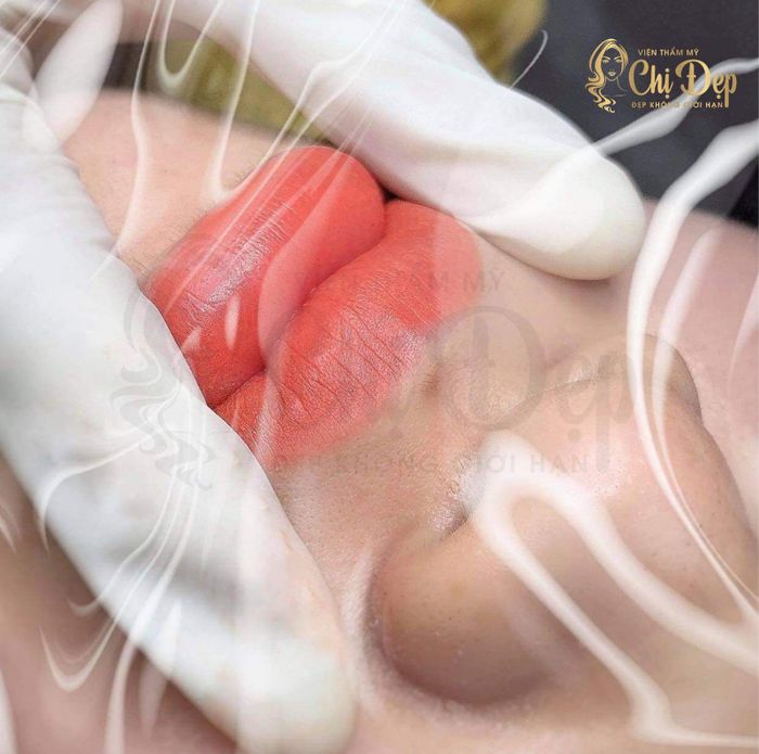 Hình ảnh thực tế quy trình phun xăm chuẩn y khoa tại Viện Thẩm Mỹ Chị Đẹp