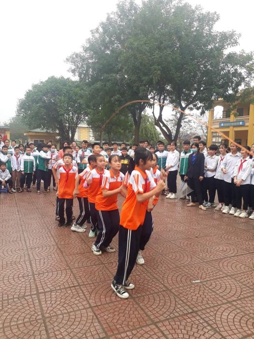 Hoạt động giảng dạy sôi nổi trong các phòng học THCS Xuân Giang