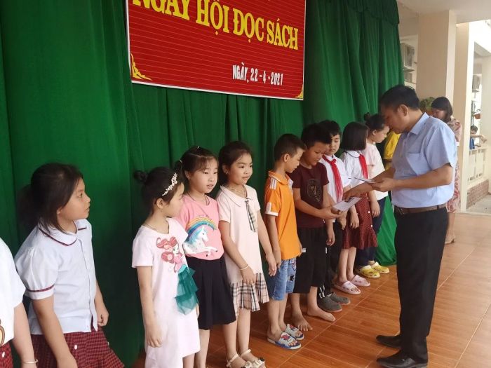 Khuôn viên xanh mát của Trường Tiểu học Duyên Thái