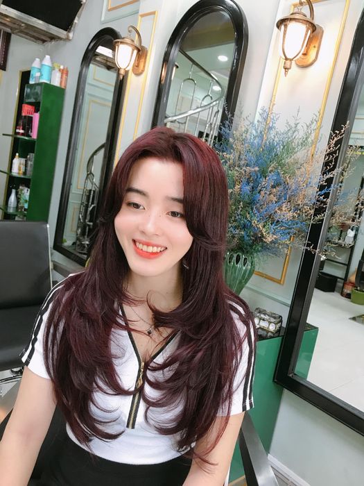 Salon Kiên Hoàng Long - Không gian sang trọng và những tác phẩm tóc layer nghệ thuật