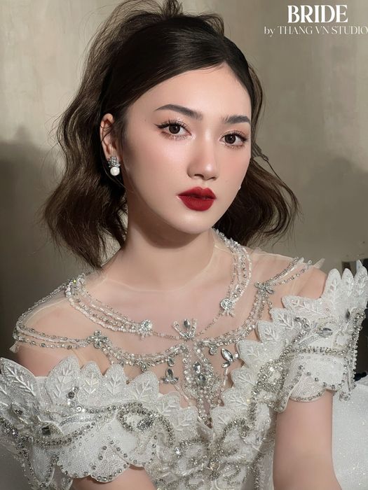 Thắng VN Studio - Khoảnh khắc rạng ngời