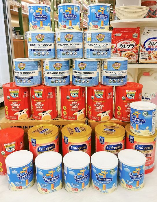 Bộ sưu tập sữa bột đa dạng tại Embassy Mart