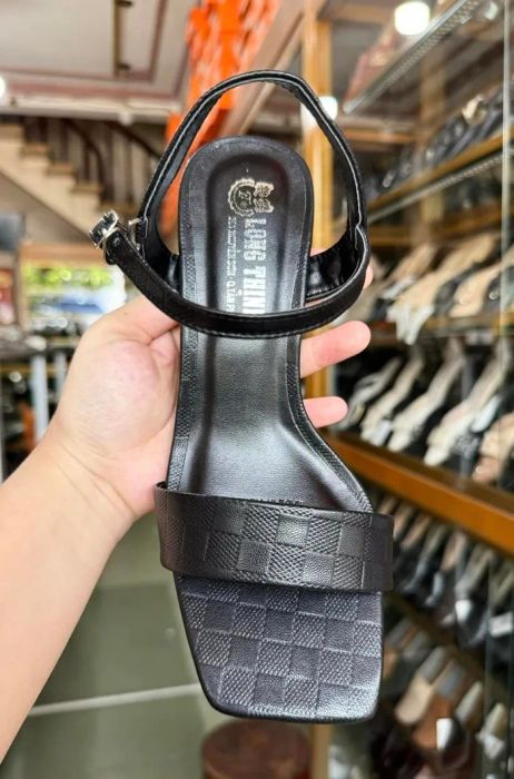Long Thịnh Shoes - Đại lý Biti's chính hãng