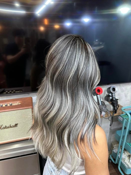 Không gian sang trọng và chuyên nghiệp tại Jolie Hair Studio