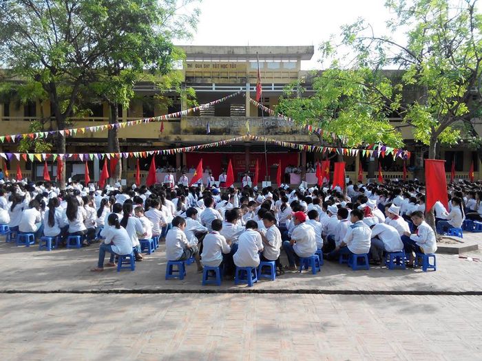 Hình ảnh thứ hai giới thiệu về không gian học tập tại THCS Hữu Bằng