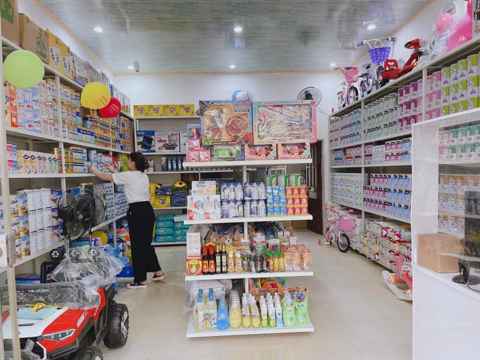 Không gian mua sắm rộng rãi tại Siêu Thị Sữa 247