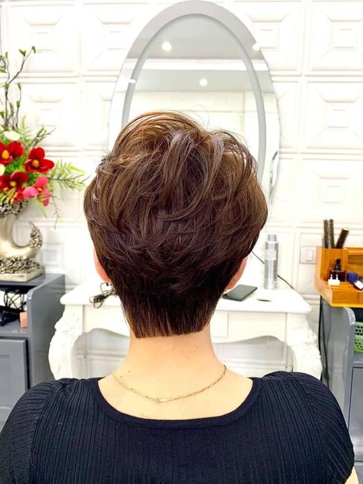 Những mẫu tóc ngắn thời thượng được thực hiện bởi đội ngũ stylist chuyên nghiệp