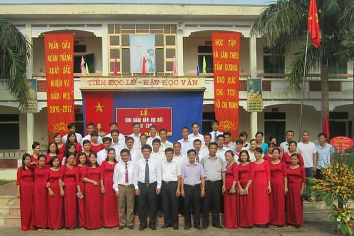 Hình ảnh toàn cảnh Trường THCS Yên Bình - Công trình kiến trúc giáo dục tiêu biểu