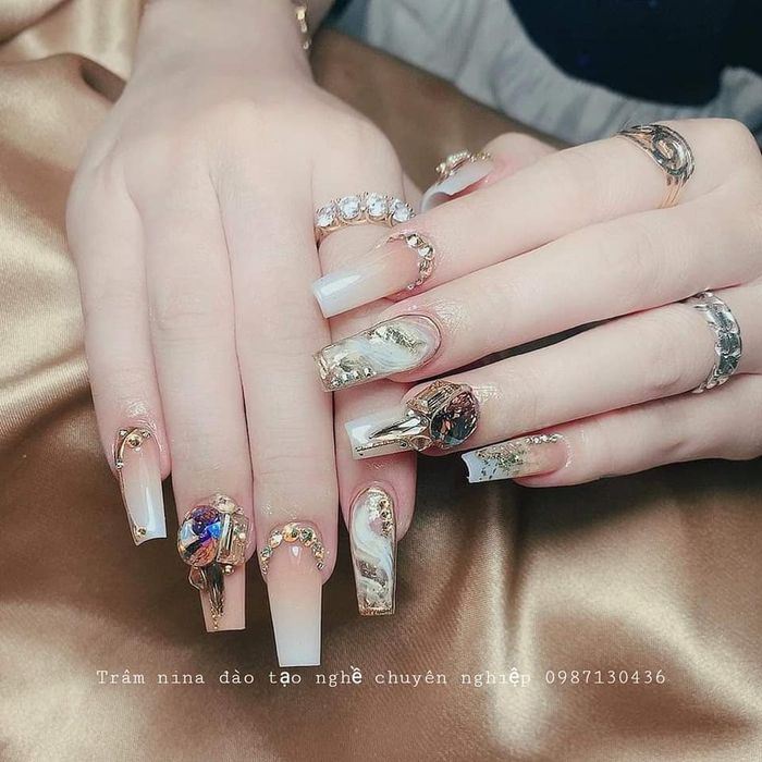 Tác phẩm nail tinh tế tại Nails Mẹ Kem (Trâm Nina)