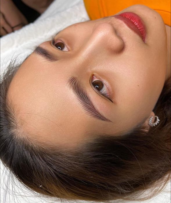 Hình ảnh thực tế quy trình điêu khắc chân mày chuyên nghiệp tại QN Academy Beauty