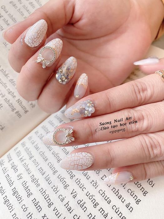 Nail Sương Lê hình ảnh 2 - Kiệt tác lấp lánh