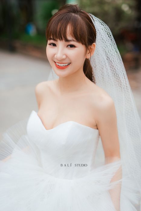 Khoảnh khắc rạng ngời của cô dâu tại Bali Studio