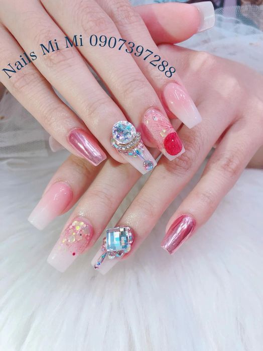 Bộ sưu tập nail đính đá lấp lánh độc đáo tại Nails Mi Mi