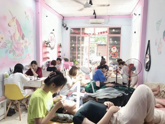Không gian học tập hiện đại tại Xully Nails & Mi