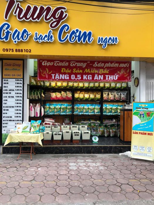 Gạo Sạch Tuấn Trung ảnh 1, mang đến vẻ đẹp tinh khiết từ từng hạt gạo sạch, đảm bảo chất lượng vượt trội.