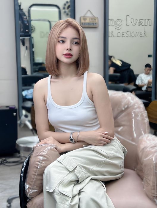 Không gian hiện đại và phong cách thiết kế sang trọng tại Hair salon DũngIvan