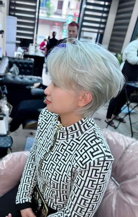 Không gian sang trọng tại Hair salon DũngIvan