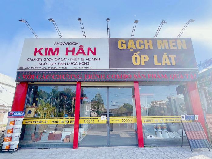 Không gian trưng bày ấn tượng tại Showroom Gạch Men Kim Hân