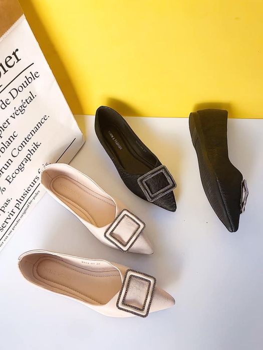 Không gian mua sắm ấn tượng tại MiTy SHOES Huế