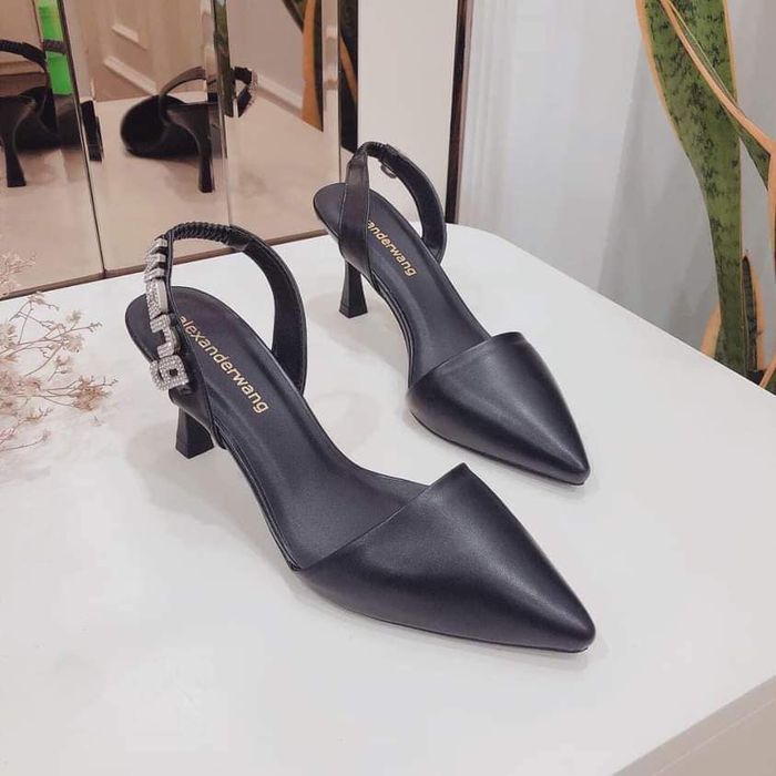 Bộ sưu tập giày thời trang mới nhất tại Linh Shoes