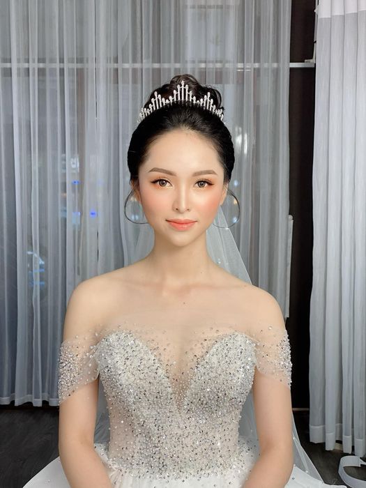 Hình ảnh cô dâu lộng lẫy được tạo nên bởi Khang Đinh Makeup