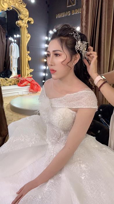 Khoảnh khắc tỏa sáng của cô dâu qua bàn tay Hồng Nhung Make Up