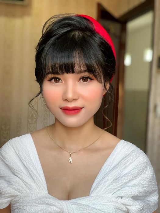 Khoảnh khắc cô dâu rạng rỡ được tạo nên bởi Hoài Dạ Nhi Make Up