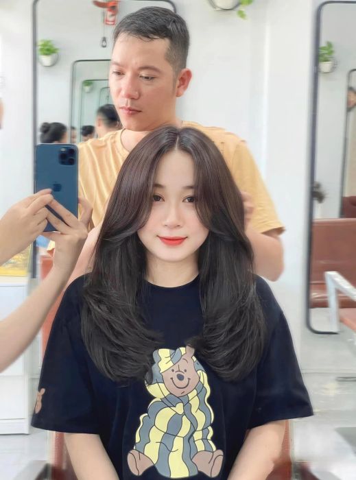 Không gian hiện đại và sang trọng tại Salon Lee Hoàng