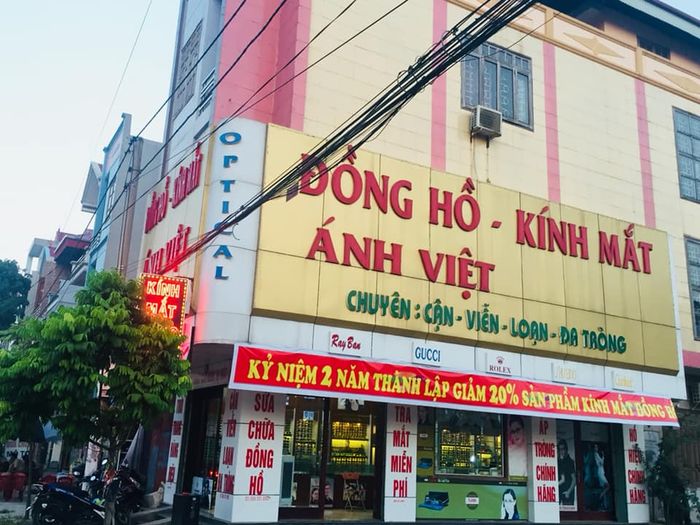 Không gian trưng bày sang trọng tại Ánh Việt