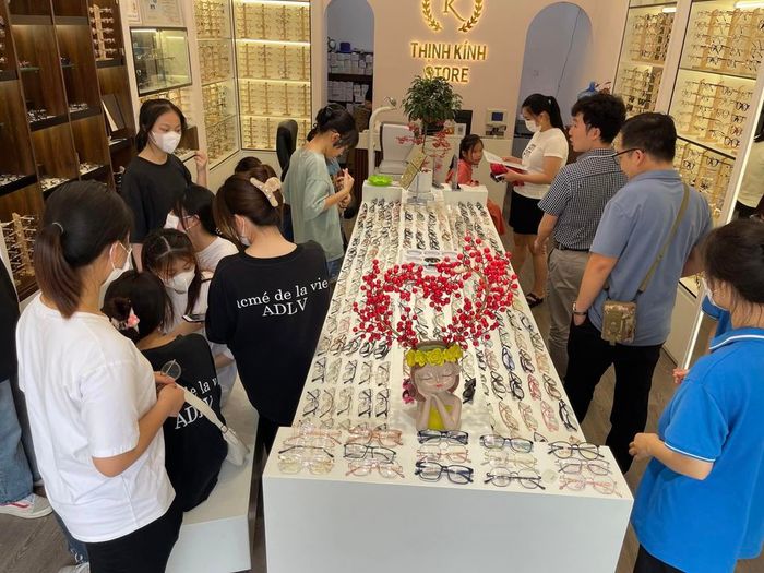 Bộ sưu tập kính thời trang mới nhất tại Thịnh Kính Store
