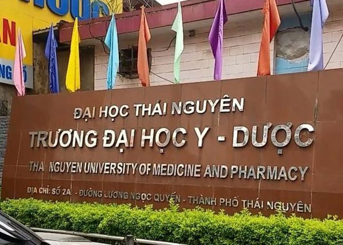 Khuôn viên xanh mát Đại học Y dược - Đại học Thái Nguyên