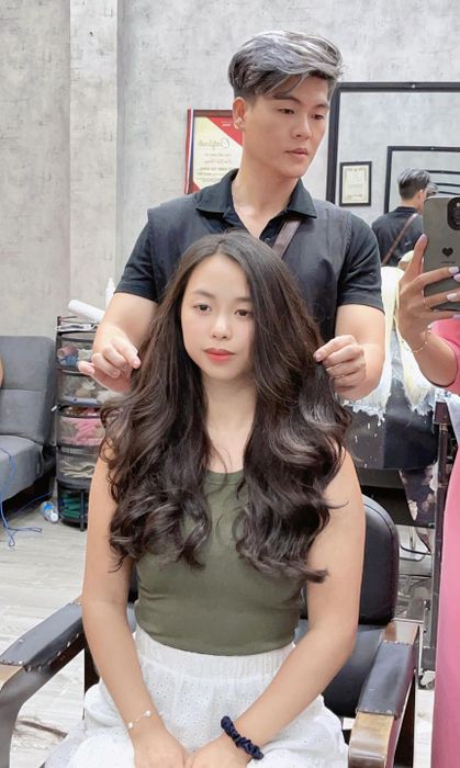 Hair Salon Đông Phong ảnh 1 - Những kiệt tác tóc uốn tự nhiên đẹp mê hồn