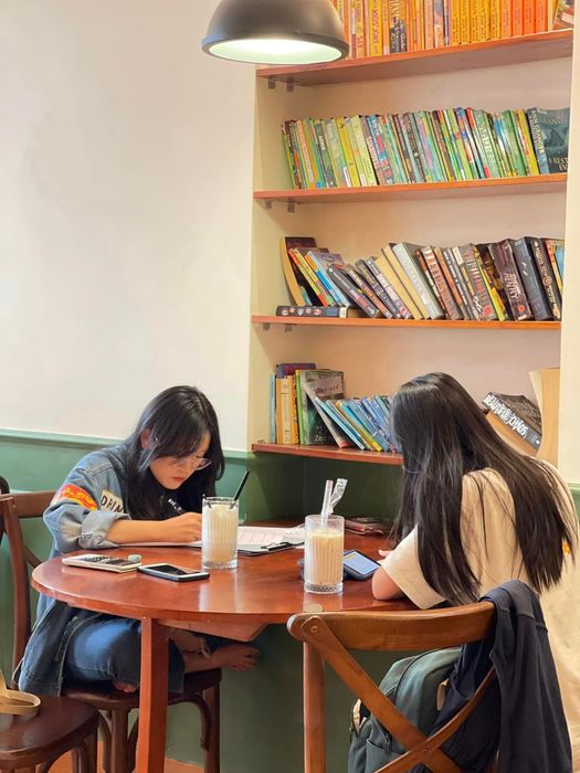 Góc sống ảo 'cực chất' tại ĐỐM Coffee