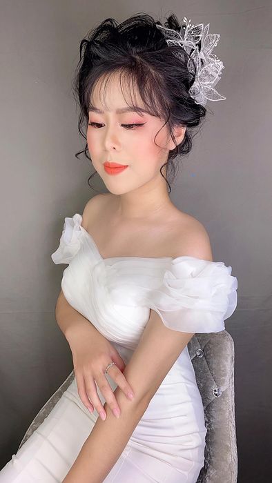 Hình ảnh cô dâu lộng lẫy được tạo nên bởi Hồng Nhung Make Up