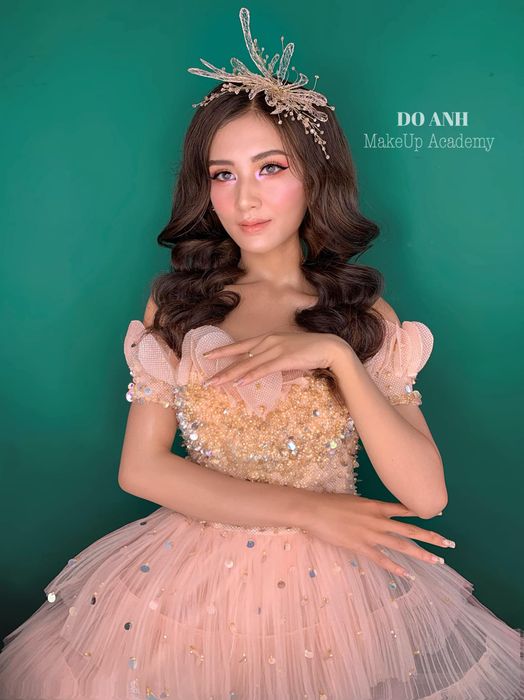 Hình ảnh cô dâu lộng lẫy được tạo nên bởi Đỗ Anh Make Up