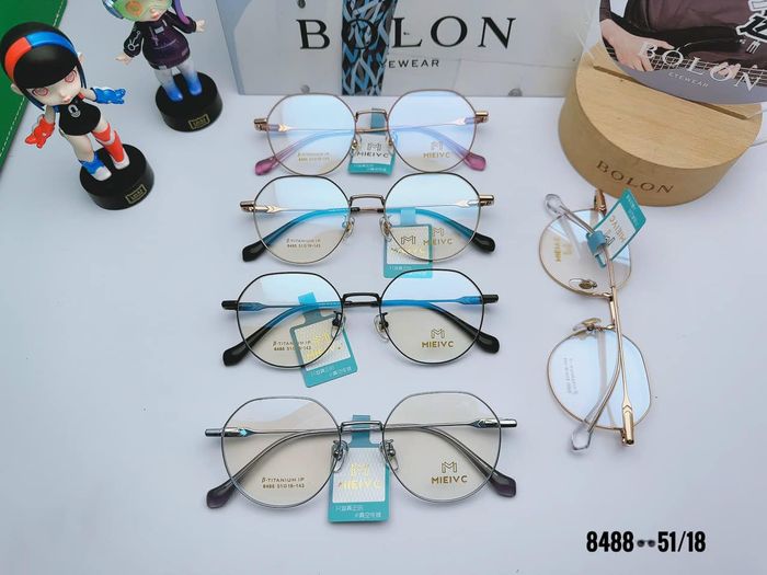 Bộ sưu tập gọng kính thời thượng tại Kính Mắt Đại Việt