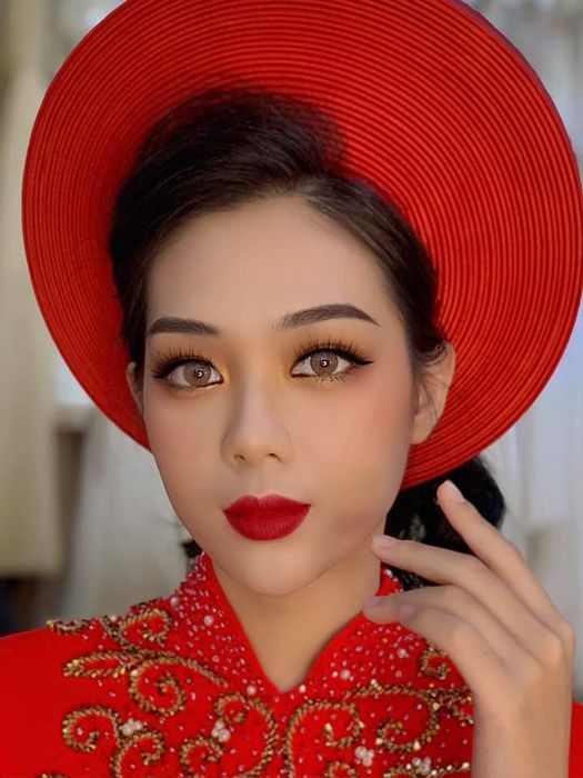 Hình ảnh cô dâu lộng lẫy được tạo nên bởi Hoài Dạ Nhi Make Up