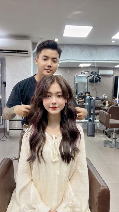 Không gian hiện đại tại Anh Khoa Hair Salon