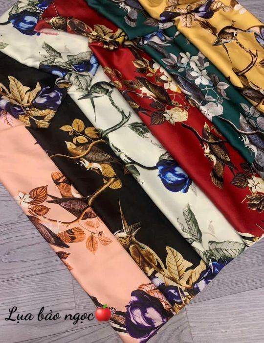 Không gian trưng bày đa dạng mẫu mã tại Shop Vải Thùy Trang