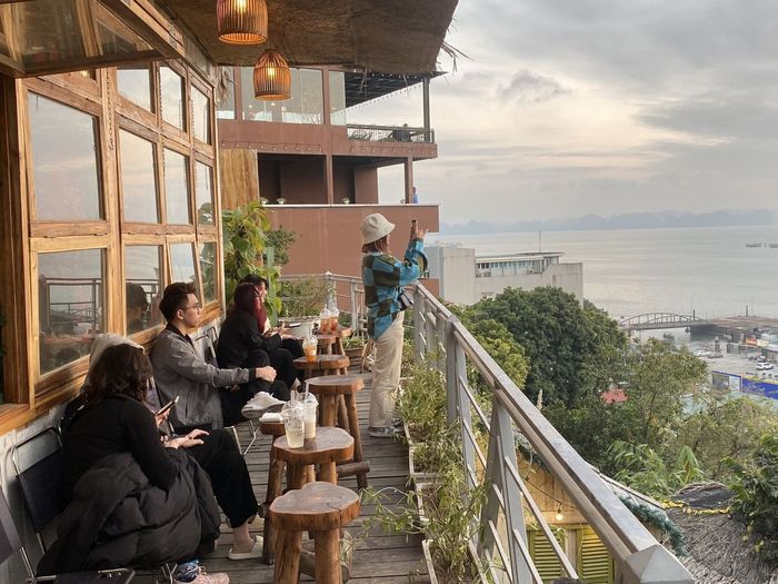 Wee. Sân Chill Giới Trẻ - Khung hình đẹp từ mọi góc quán