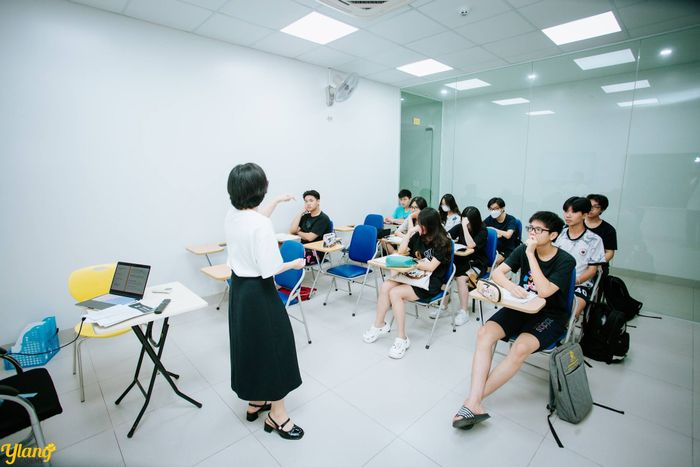 Hình ảnh minh họa lớp học Tiếng Anh THCS tại Ylang Academy
