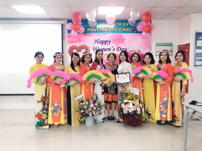 Bộ sưu tập trang phục biểu diễn đa phong cách tại Liên Lợi - Ảnh 1