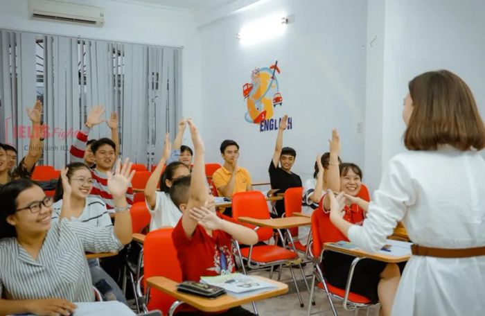 Hình ảnh lớp học đầy cảm hứng tại IELTS Fighter