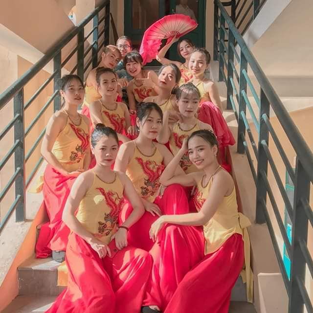 Hình ảnh những bộ trang phục biểu diễn đẹp mắt tại Ánh Tuyết