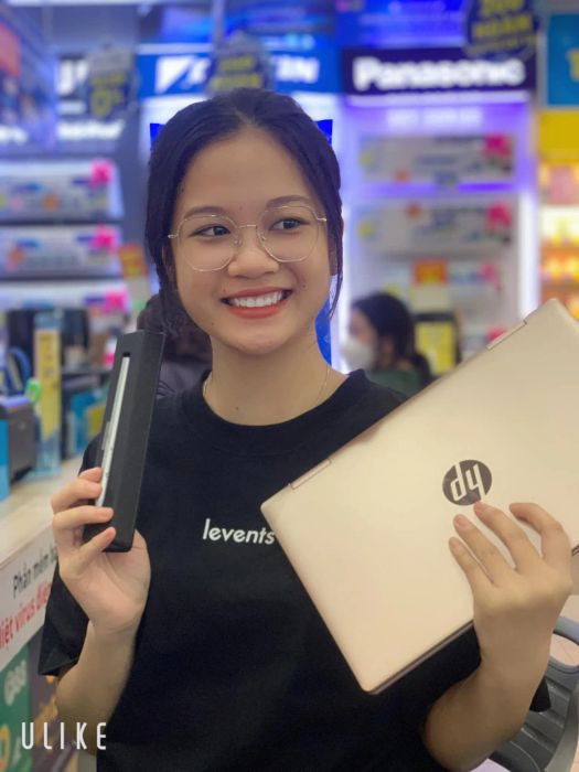 Bộ sưu tập kính thời trang đa dạng tại Kính Thuốc Tràng Tiền