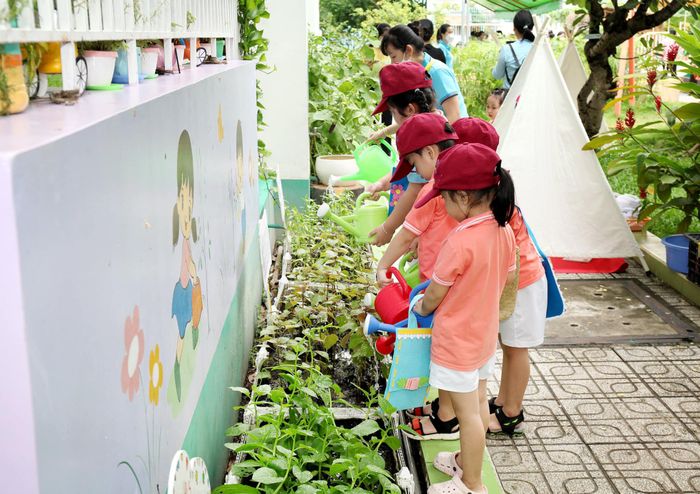Hoạt động vui chơi sáng tạo của trẻ tại Măng Non I
