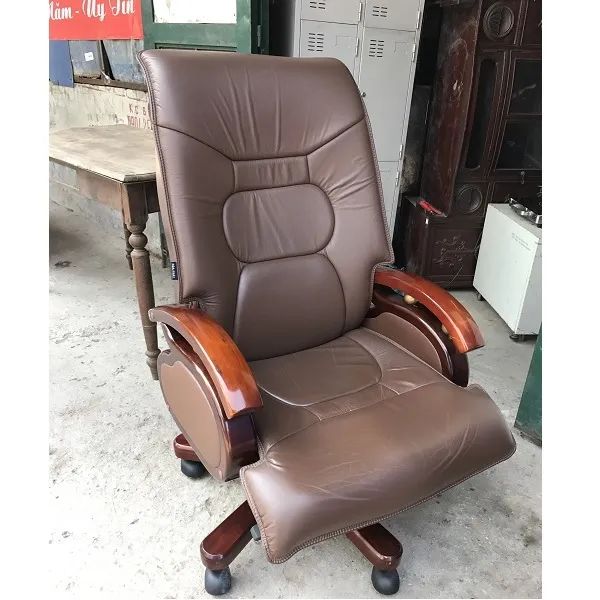 Không gian trưng bày đa dạng tại Trung tâm nội thất cũ Phong Thủy