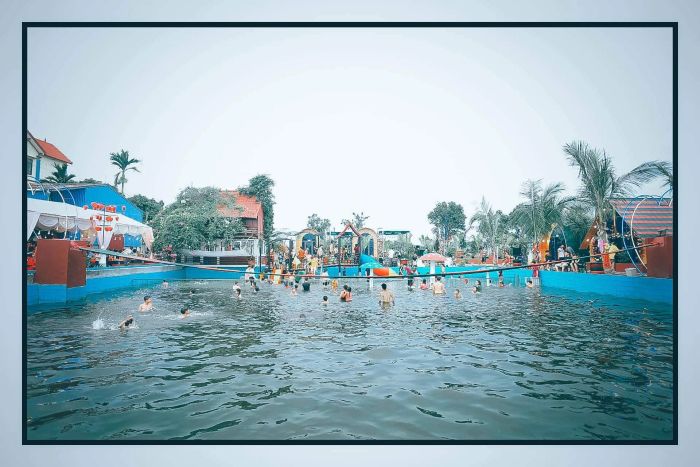 Bể Bơi Bích Đồng - Ảnh 2, là không gian lý tưởng để thư giãn với làn nước trong xanh và những thiết kế độc đáo. Nơi đây không chỉ mang đến cho bạn cảm giác thoải mái mà còn là một điểm đến tuyệt vời để vui chơi và tận hưởng mùa hè tươi mát.