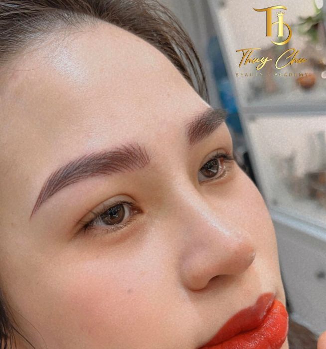 Kết quả điêu khắc chân mày tự nhiên tại Thúy Phun Xăm Thẩm Mỹ